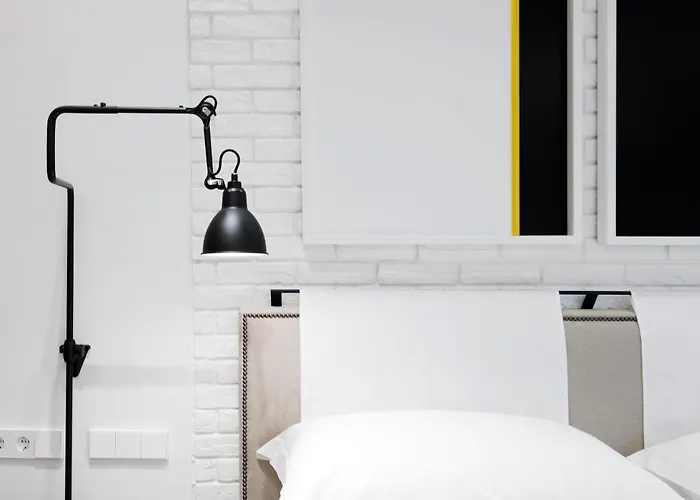 The Corner 4*
