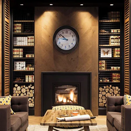 Hotel The Corner 4*