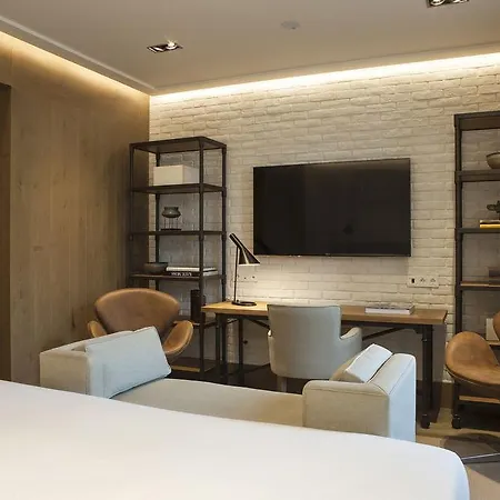 The Corner Ξενοδοχείο 4*