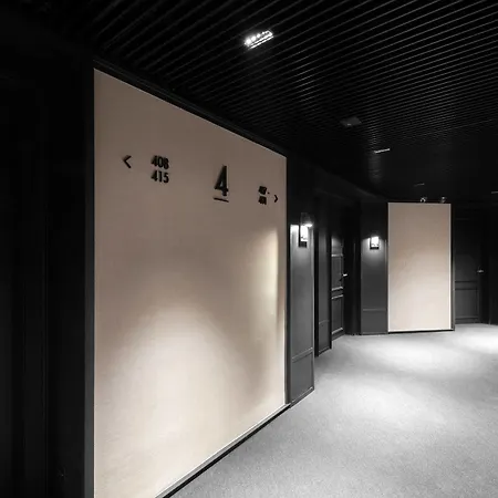 מלון The Corner