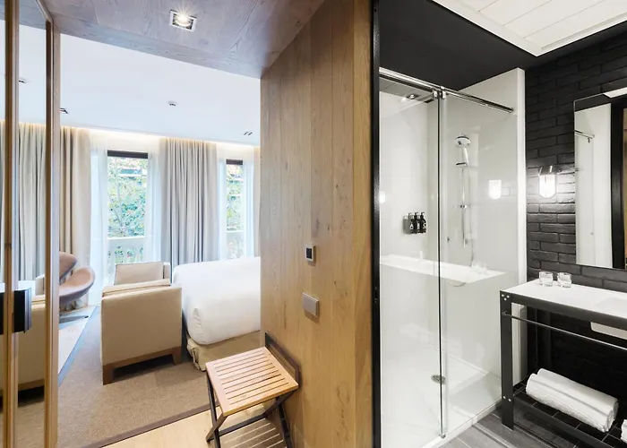 The Corner Szálloda 4*