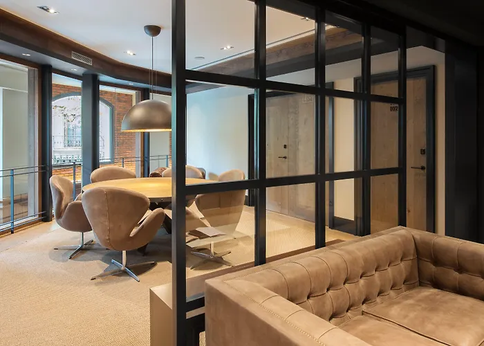 The Corner Szálloda 4*