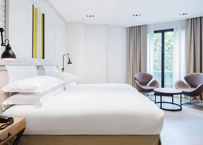 Szálloda The Corner 4*