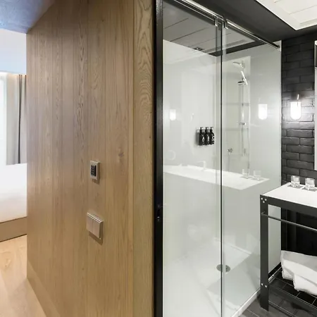 The Corner Hotell 4*