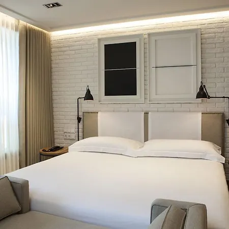 The Corner Hotell