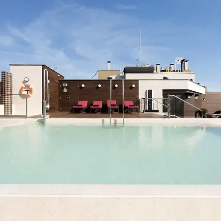 Hotel The Corner 4*