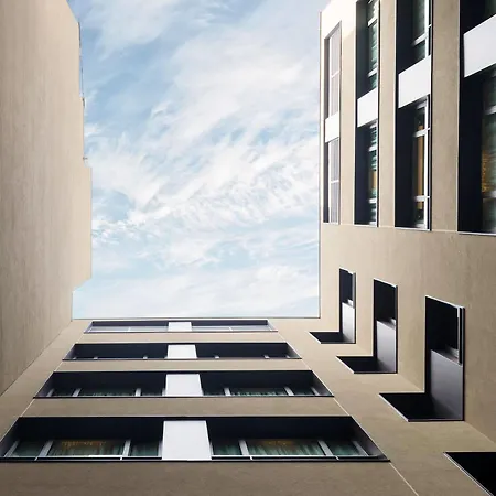 Hotel The Corner 4*