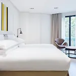 Hotel The Corner 4*